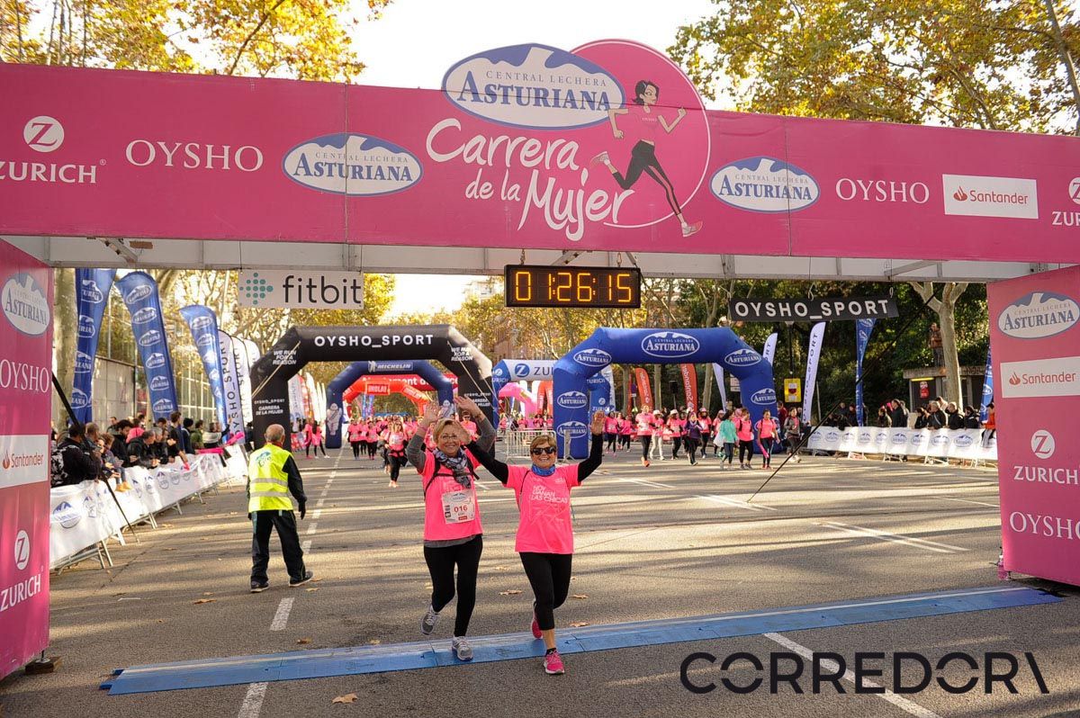 Llegada de la Carrera de la Mujer de Barcelona (ARCO IZQUIERDO 65)