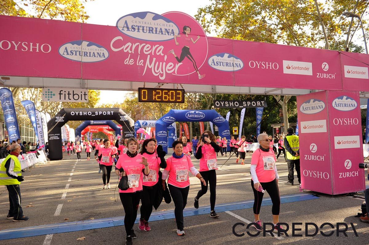 Llegada de la Carrera de la Mujer de Barcelona (ARCO IZQUIERDO 65)
