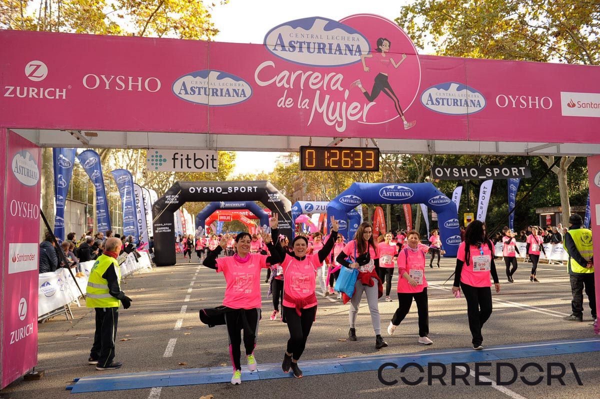 Llegada de la Carrera de la Mujer de Barcelona (ARCO IZQUIERDO 66)
