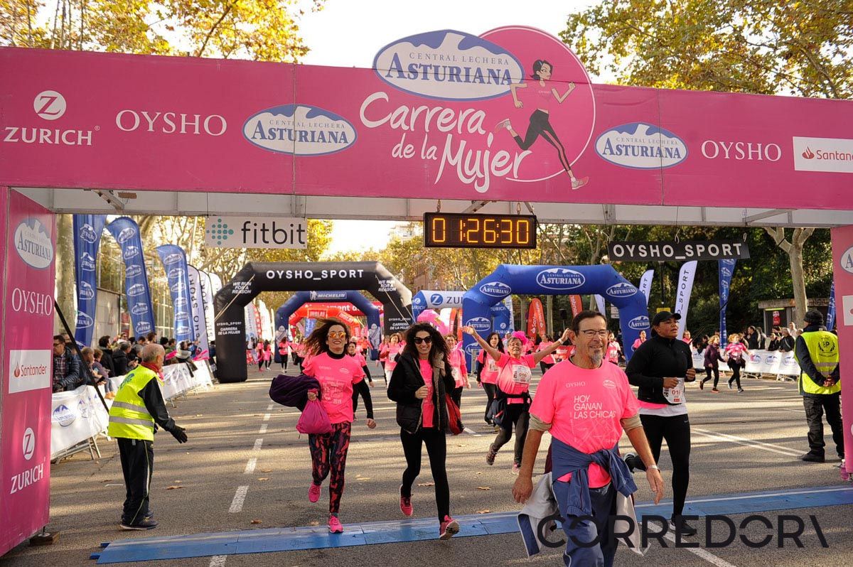 Llegada de la Carrera de la Mujer de Barcelona (ARCO IZQUIERDO 66)