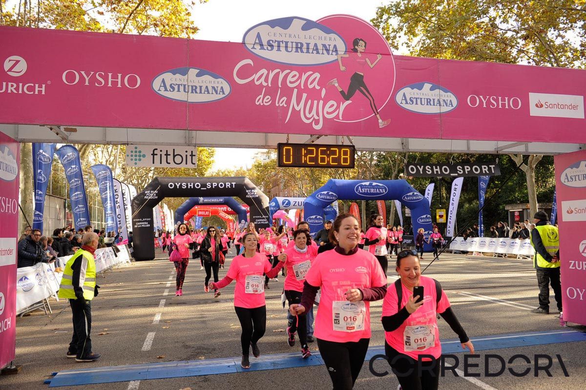 Llegada de la Carrera de la Mujer de Barcelona (ARCO IZQUIERDO 66)