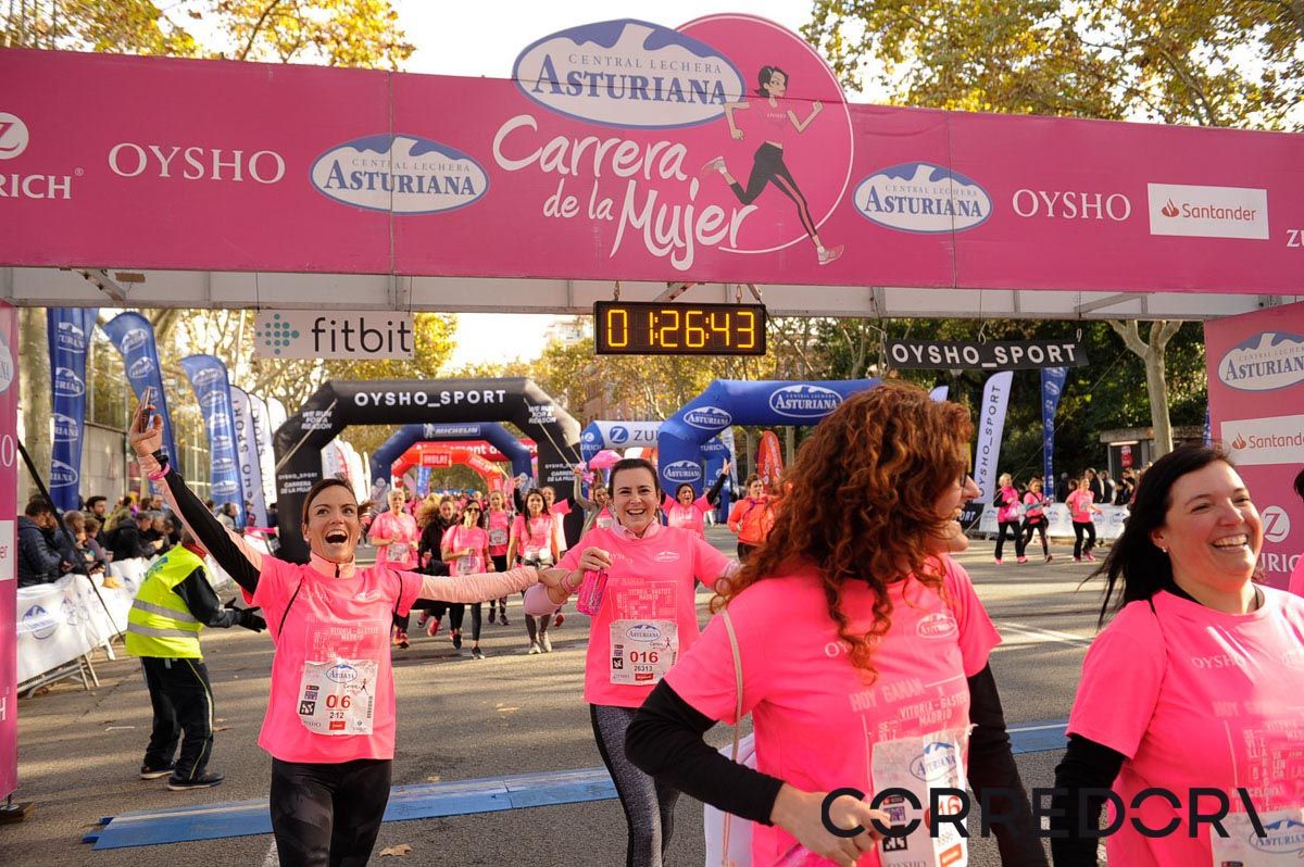 Llegada de la Carrera de la Mujer de Barcelona (ARCO IZQUIERDO 66)