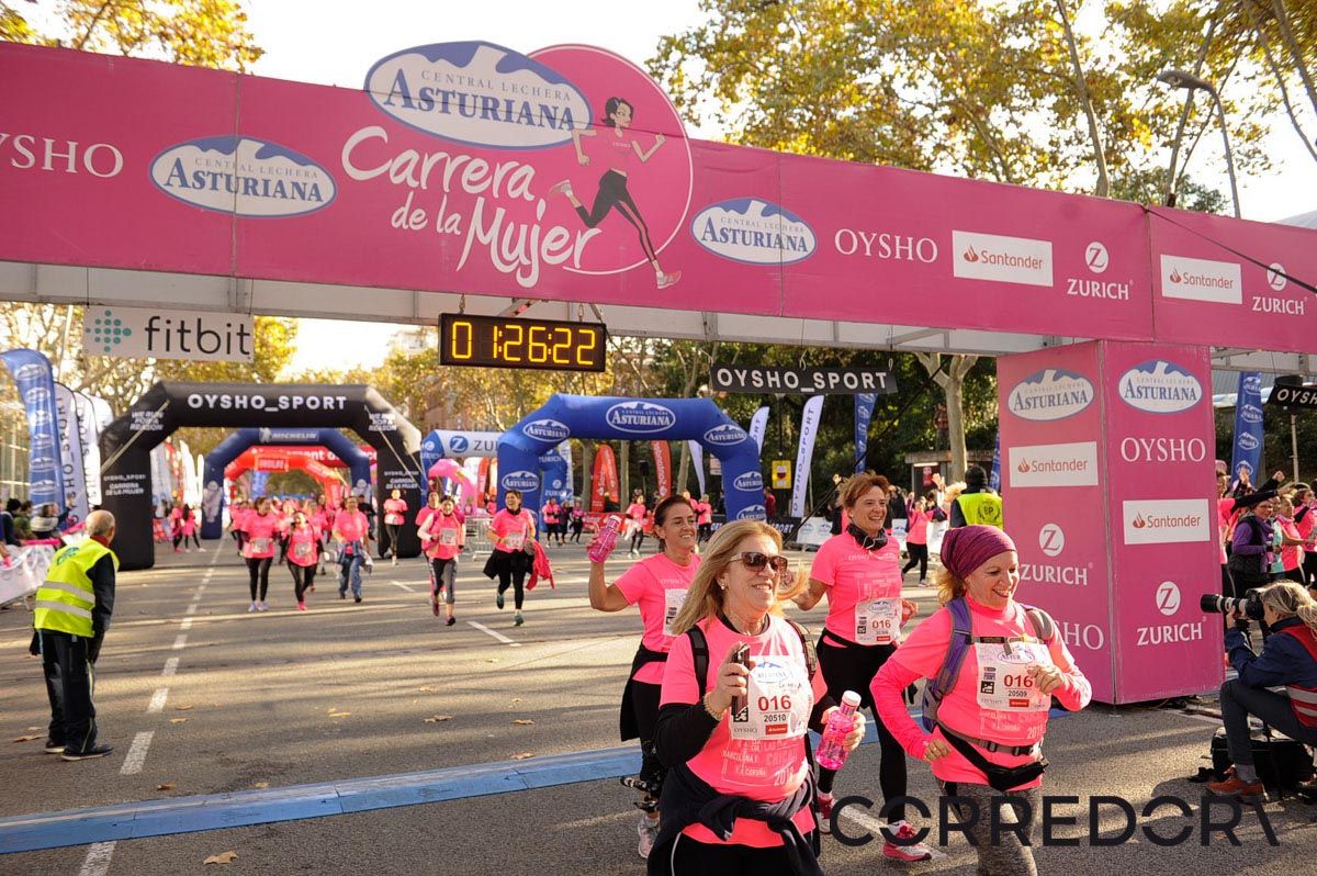Llegada de la Carrera de la Mujer de Barcelona (ARCO IZQUIERDO 65)