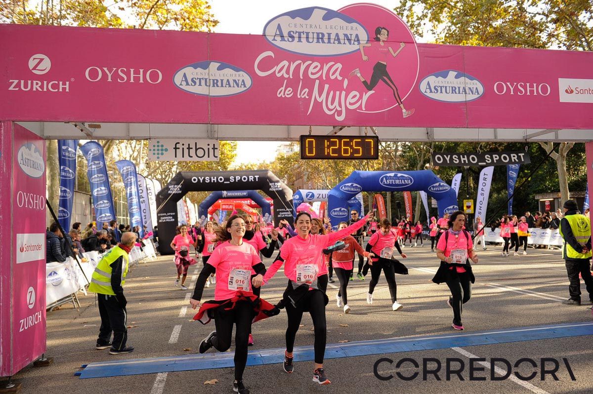 Llegada de la Carrera de la Mujer de Barcelona (ARCO IZQUIERDO 66)