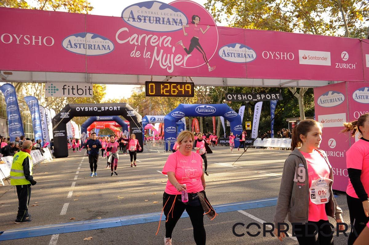 Llegada de la Carrera de la Mujer de Barcelona (ARCO IZQUIERDO 66)