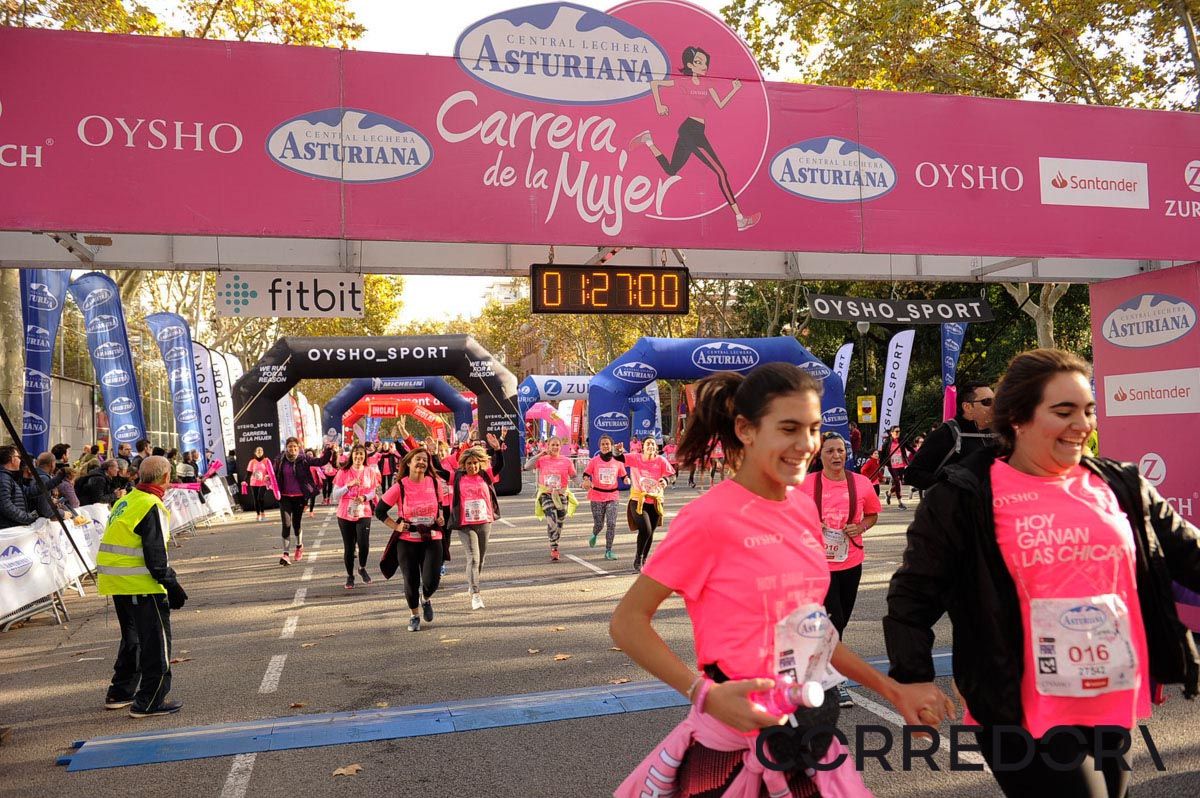 Llegada de la Carrera de la Mujer de Barcelona (ARCO IZQUIERDO 67)
