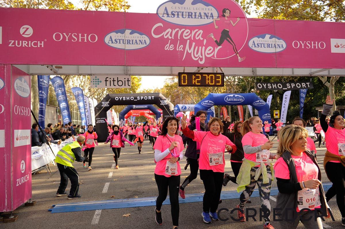 Llegada de la Carrera de la Mujer de Barcelona (ARCO IZQUIERDO 67)