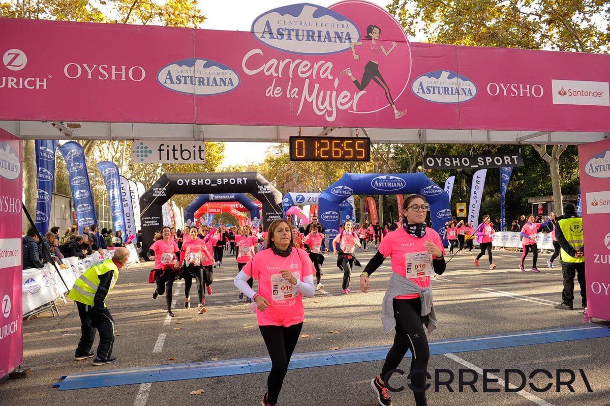 Llegada de la Carrera de la Mujer de Barcelona (ARCO IZQUIERDO 66)