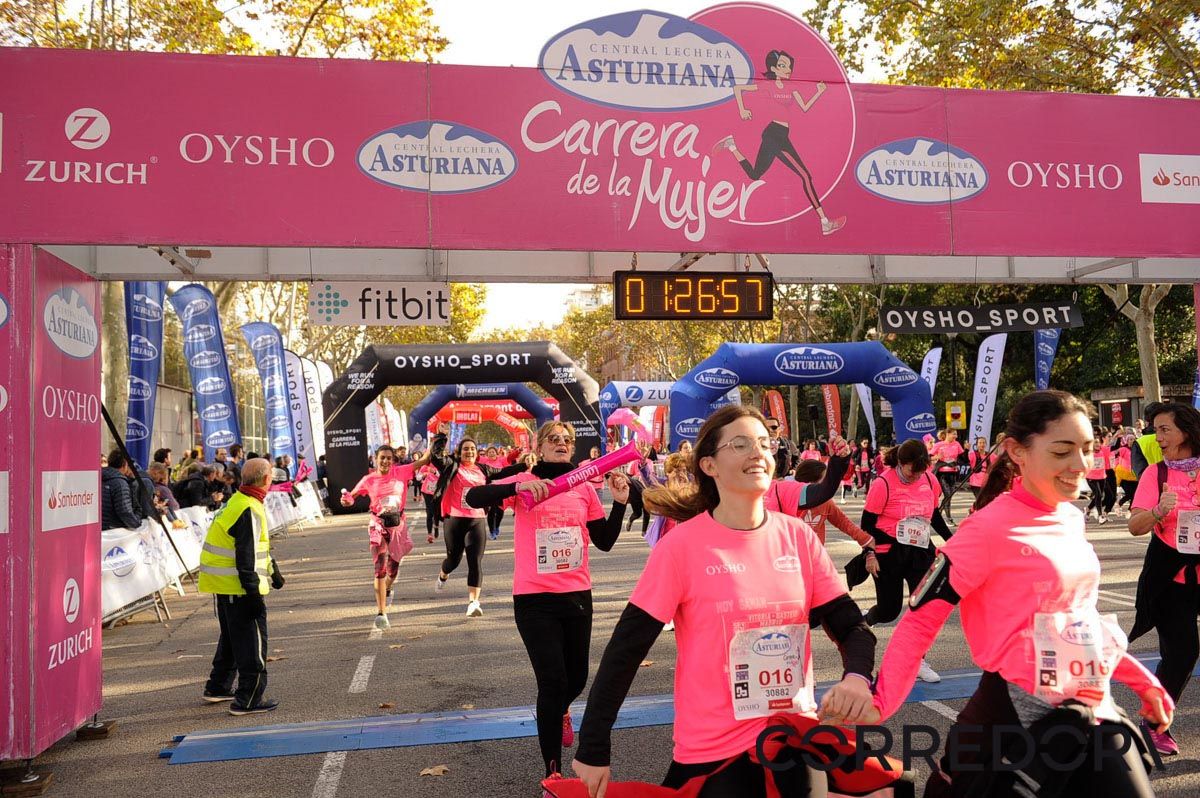 Llegada de la Carrera de la Mujer de Barcelona (ARCO IZQUIERDO 66)