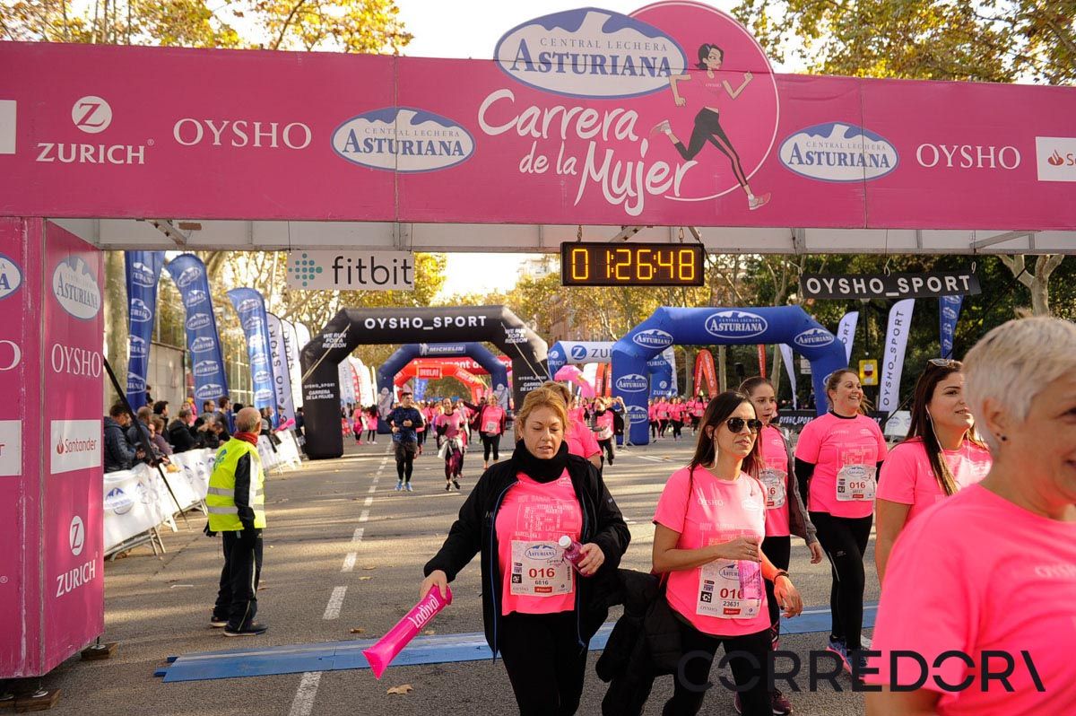 Llegada de la Carrera de la Mujer de Barcelona (ARCO IZQUIERDO 66)