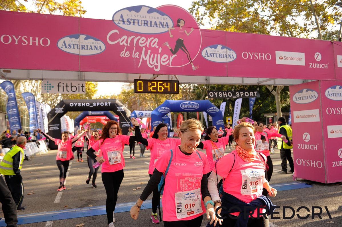 Llegada de la Carrera de la Mujer de Barcelona (ARCO IZQUIERDO 66)