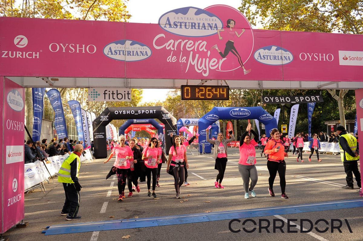 Llegada de la Carrera de la Mujer de Barcelona (ARCO IZQUIERDO 66)