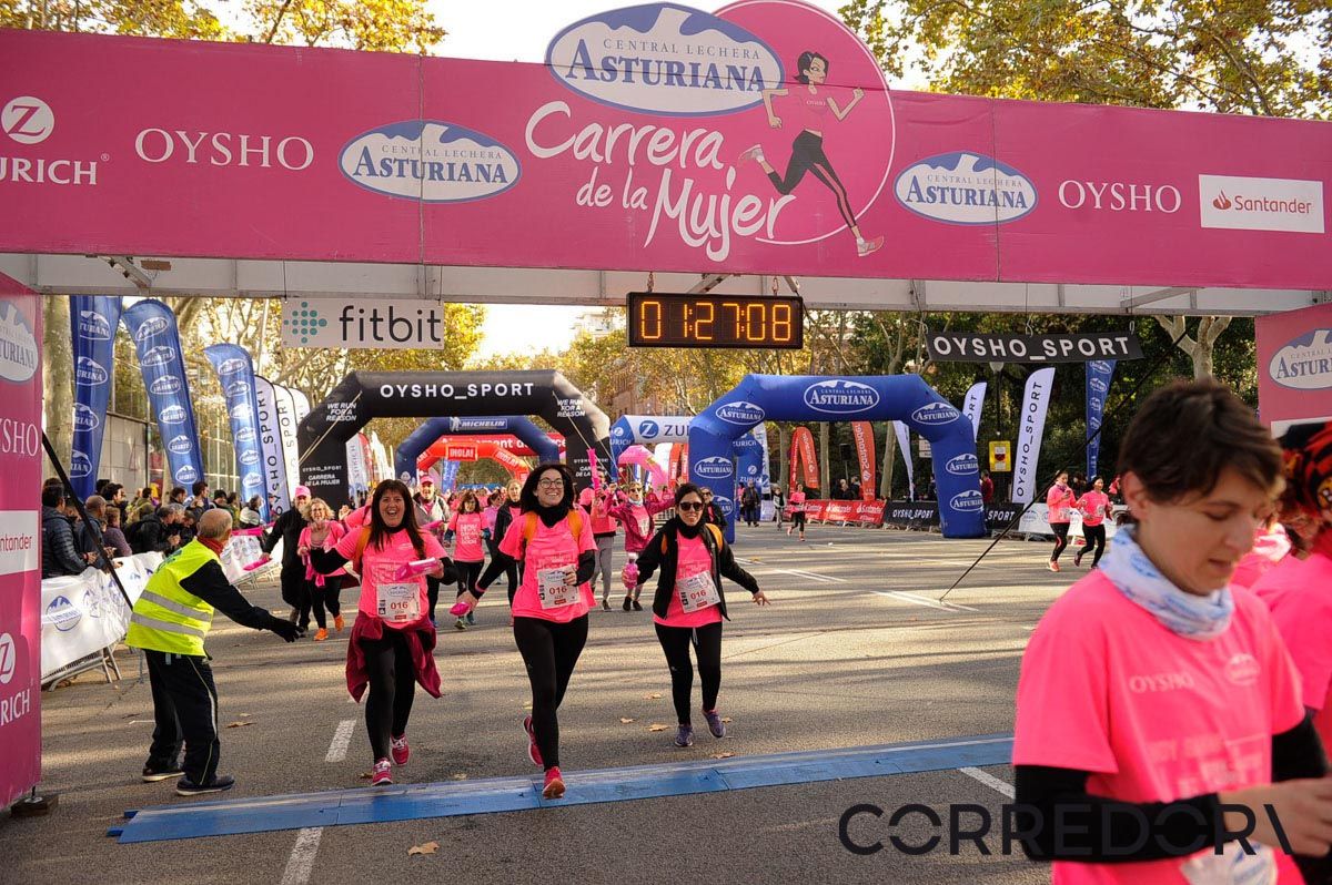 Llegada de la Carrera de la Mujer de Barcelona (ARCO IZQUIERDO 67)