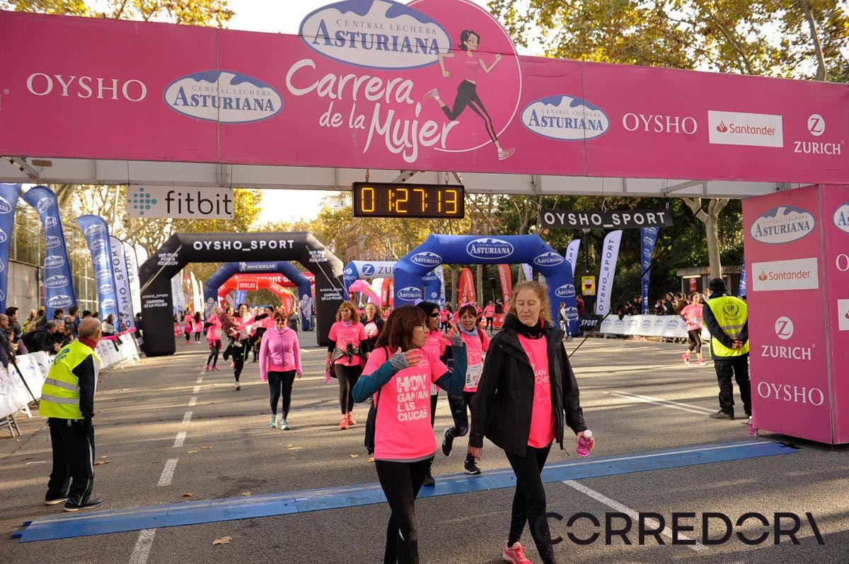 Llegada de la Carrera de la Mujer de Barcelona (ARCO IZQUIERDO 67)