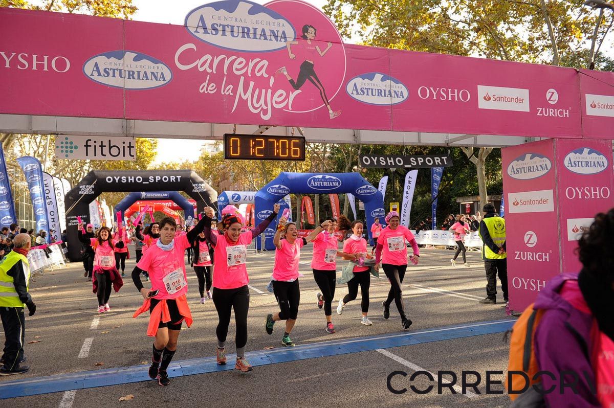 Llegada de la Carrera de la Mujer de Barcelona (ARCO IZQUIERDO 67)
