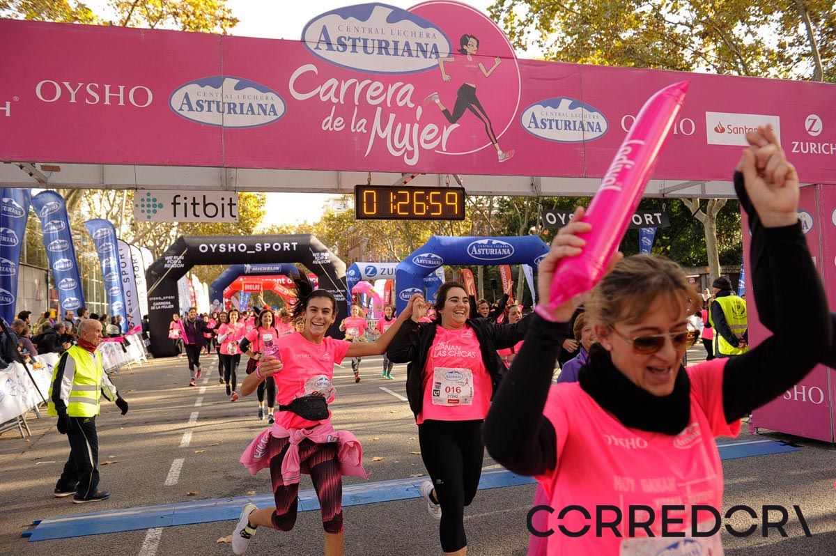 Llegada de la Carrera de la Mujer de Barcelona (ARCO IZQUIERDO 67)