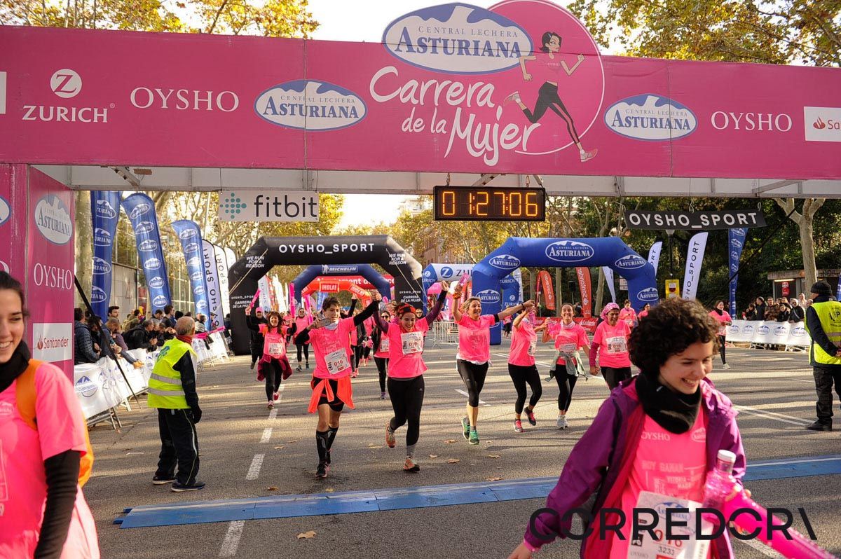 Llegada de la Carrera de la Mujer de Barcelona (ARCO IZQUIERDO 67)
