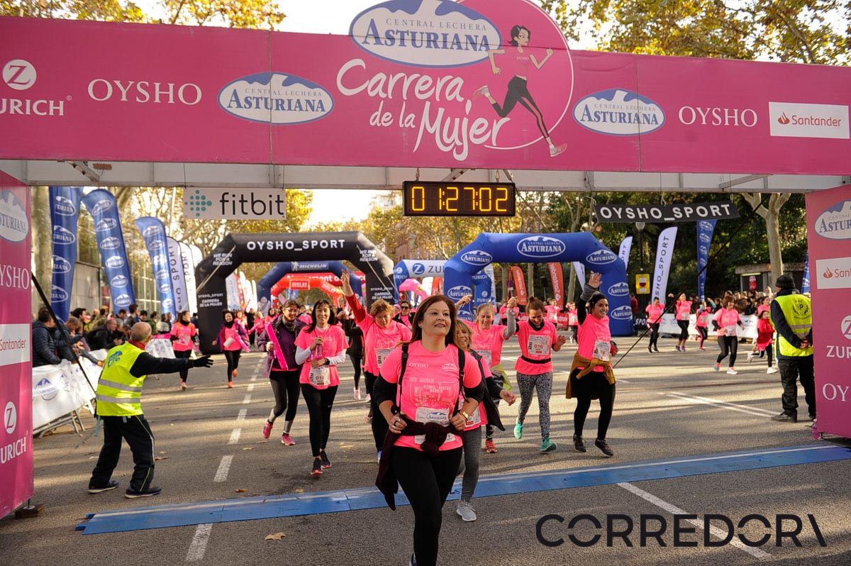 Llegada de la Carrera de la Mujer de Barcelona (ARCO IZQUIERDO 67)