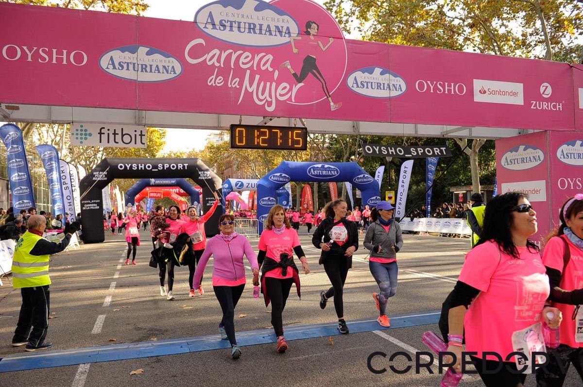 Llegada de la Carrera de la Mujer de Barcelona (ARCO IZQUIERDO 67)