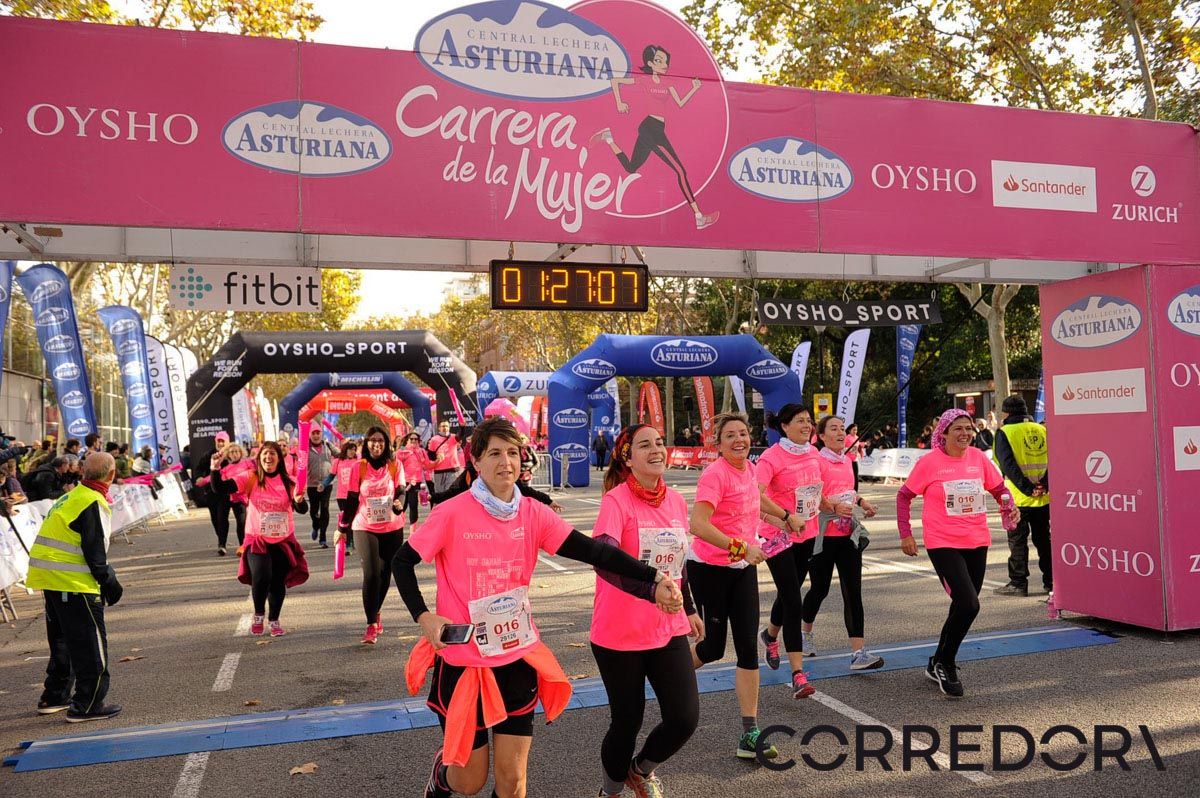 Llegada de la Carrera de la Mujer de Barcelona (ARCO IZQUIERDO 67)