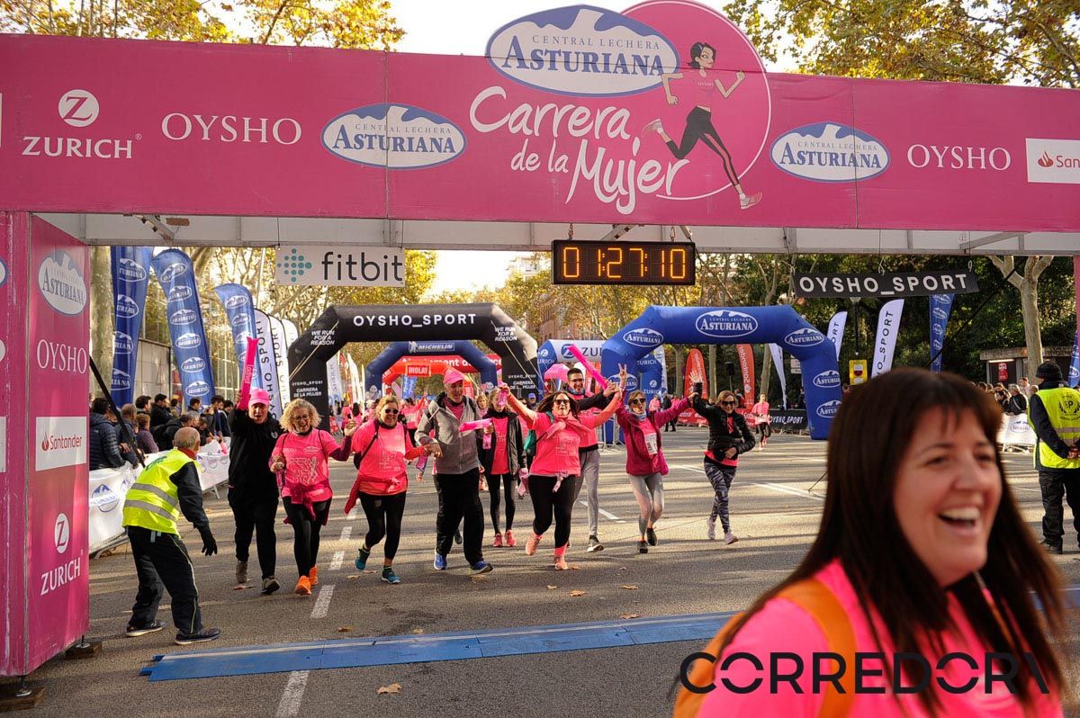 Llegada de la Carrera de la Mujer de Barcelona (ARCO IZQUIERDO 67)