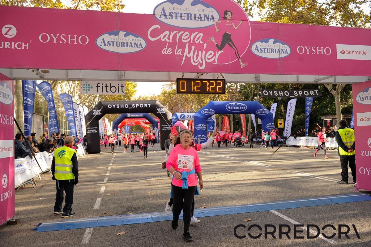 Llegada de la Carrera de la Mujer de Barcelona (ARCO IZQUIERDO 67)