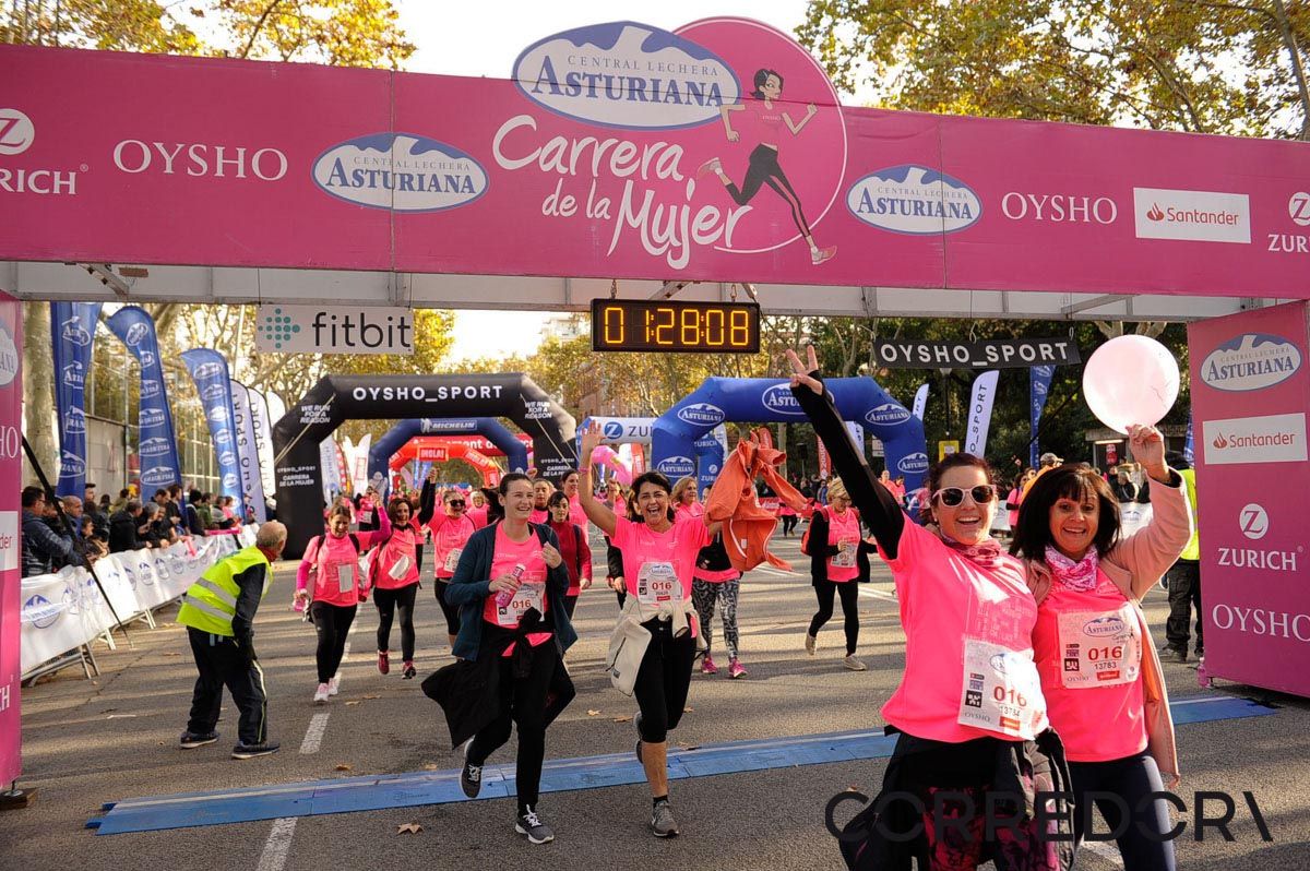 Llegada de la Carrera de la Mujer de Barcelona (ARCO IZQUIERDO 69)