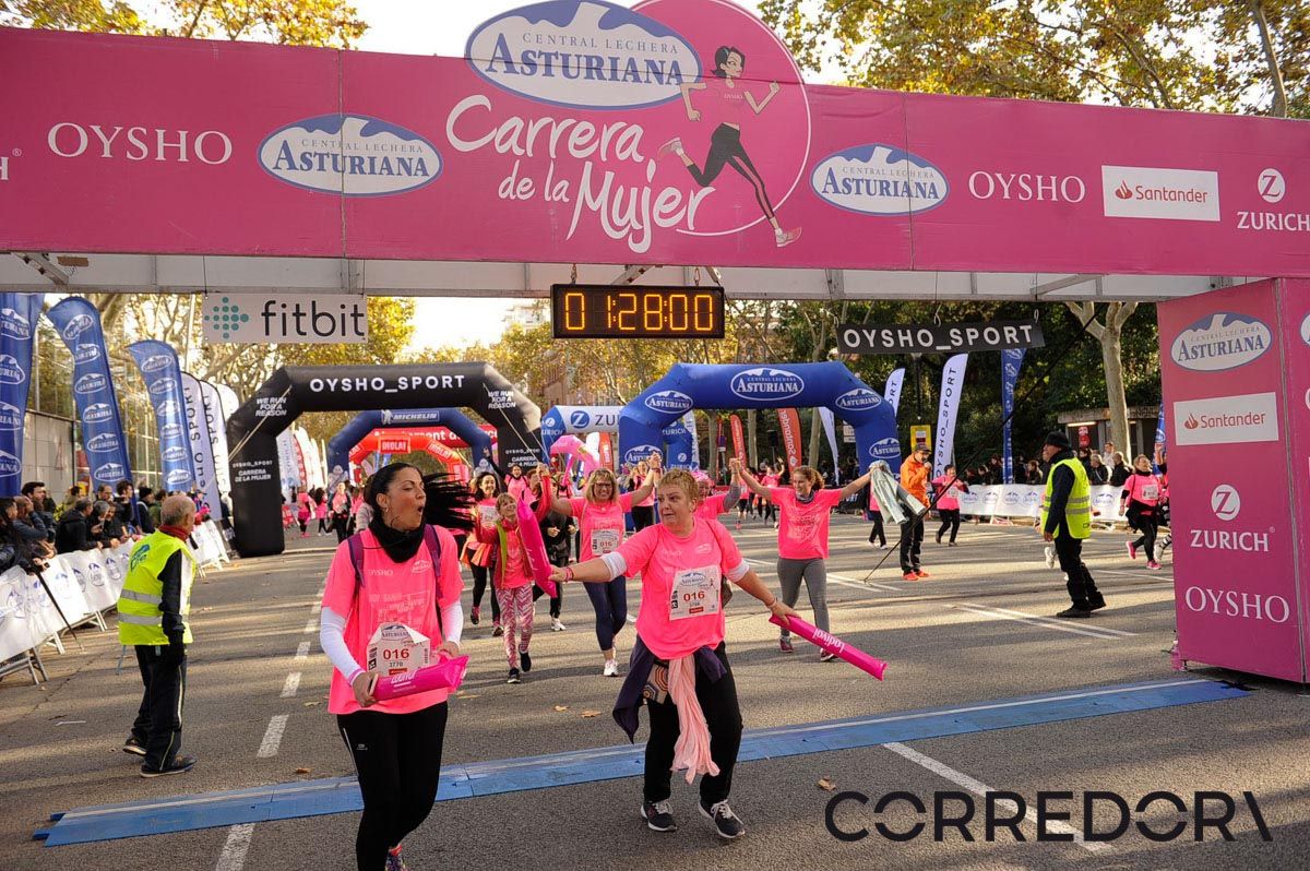 Llegada de la Carrera de la Mujer de Barcelona (ARCO IZQUIERDO 69)