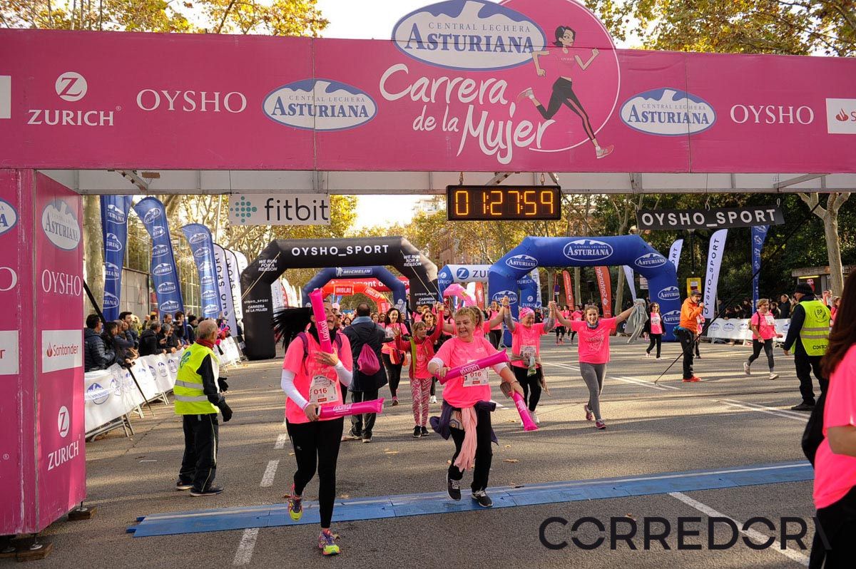 Llegada de la Carrera de la Mujer de Barcelona (ARCO IZQUIERDO 69)
