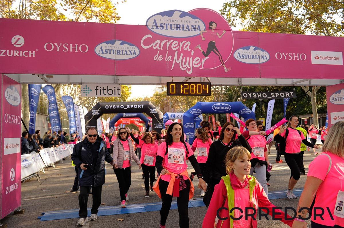 Llegada de la Carrera de la Mujer de Barcelona (ARCO IZQUIERDO 69)