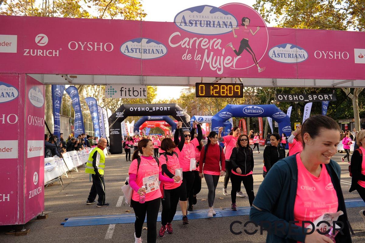 Llegada de la Carrera de la Mujer de Barcelona (ARCO IZQUIERDO 69)