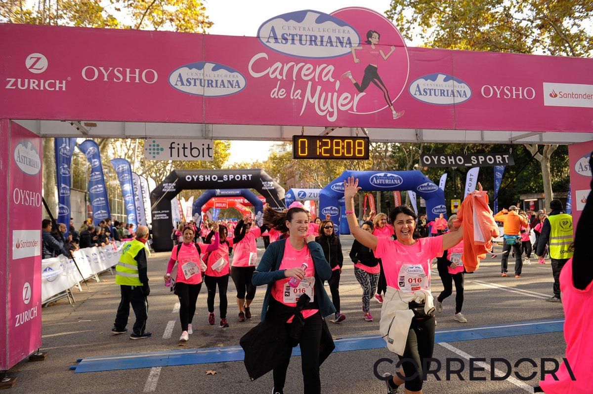 Llegada de la Carrera de la Mujer de Barcelona (ARCO IZQUIERDO 69)