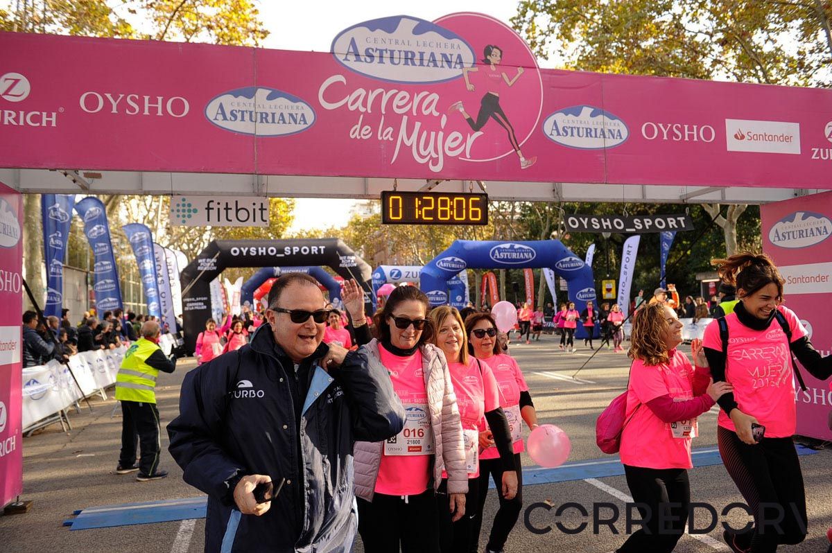 Llegada de la Carrera de la Mujer de Barcelona (ARCO IZQUIERDO 69)