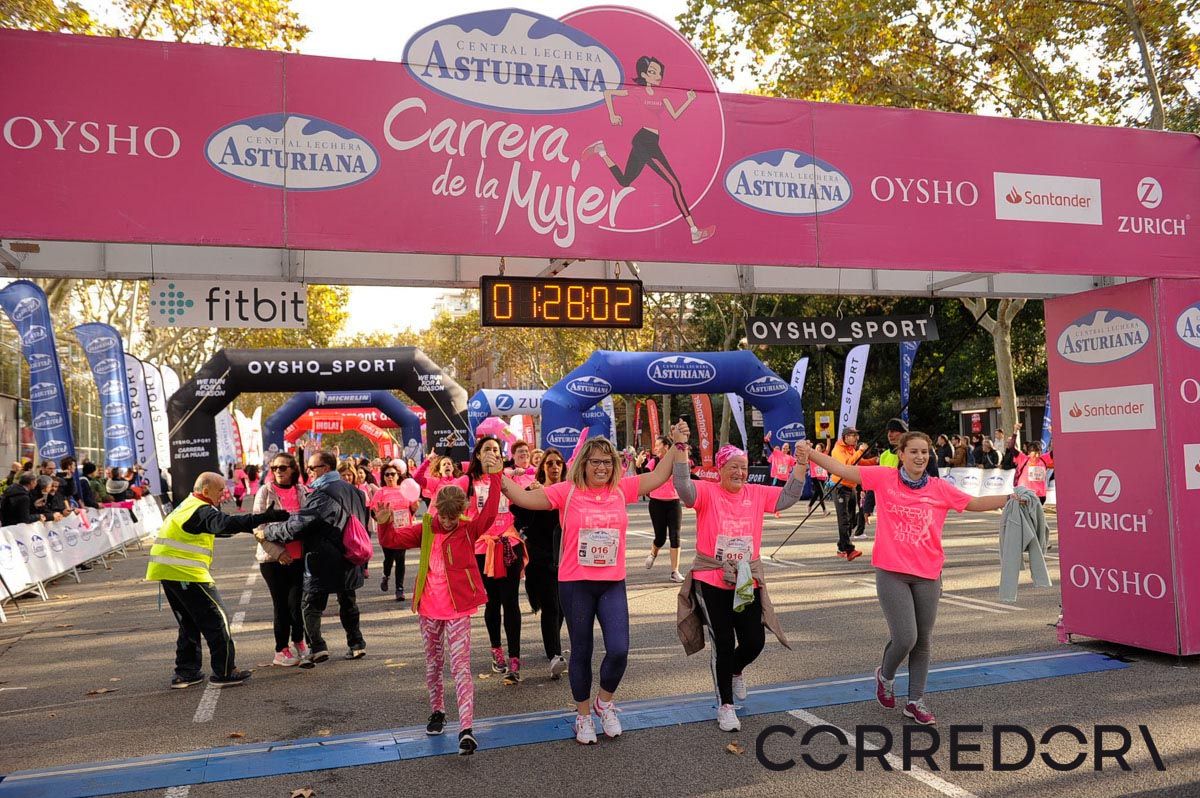 Llegada de la Carrera de la Mujer de Barcelona (ARCO IZQUIERDO 69)