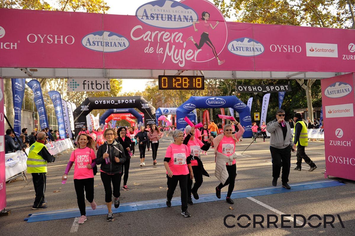 Llegada de la Carrera de la Mujer de Barcelona (ARCO IZQUIERDO 69)