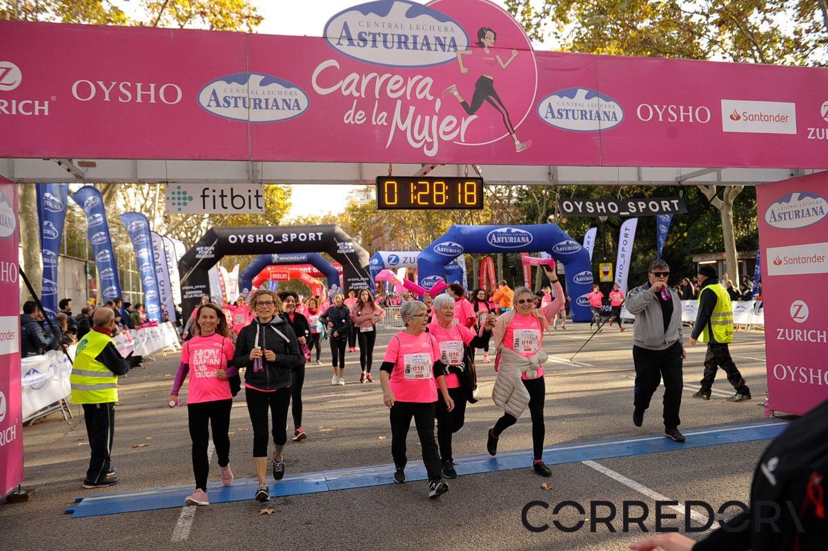 Llegada de la Carrera de la Mujer de Barcelona (ARCO IZQUIERDO 69)