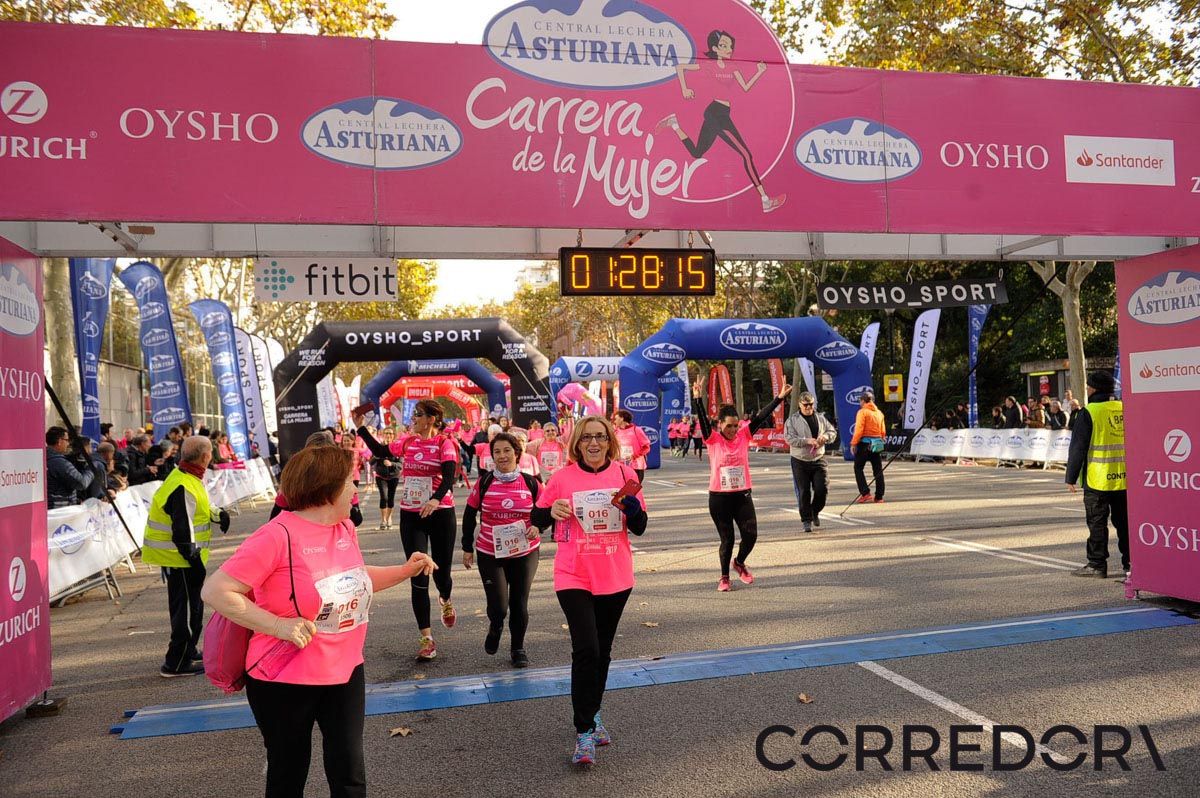 Llegada de la Carrera de la Mujer de Barcelona (ARCO IZQUIERDO 69)