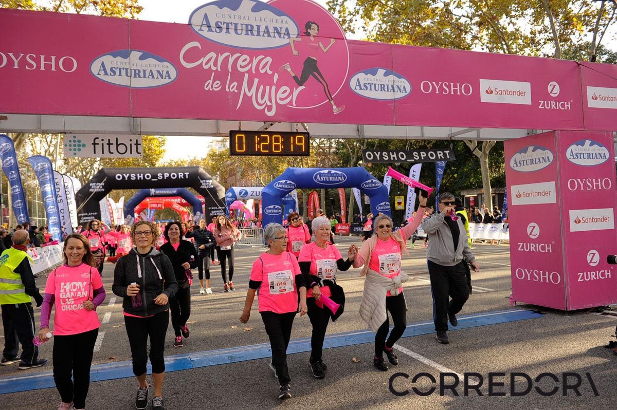 Llegada de la Carrera de la Mujer de Barcelona (ARCO IZQUIERDO 69)