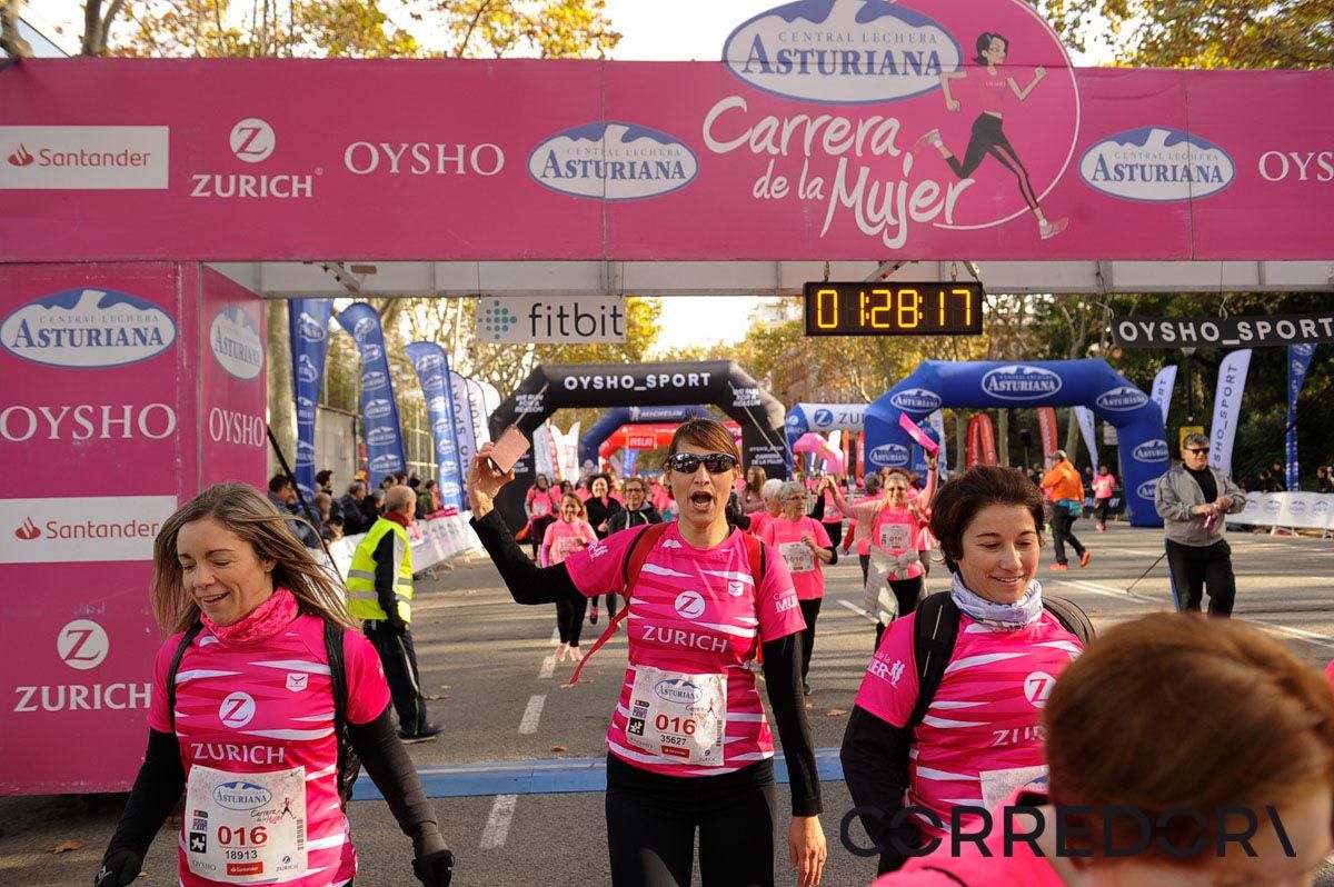 Llegada de la Carrera de la Mujer de Barcelona (ARCO IZQUIERDO 69)