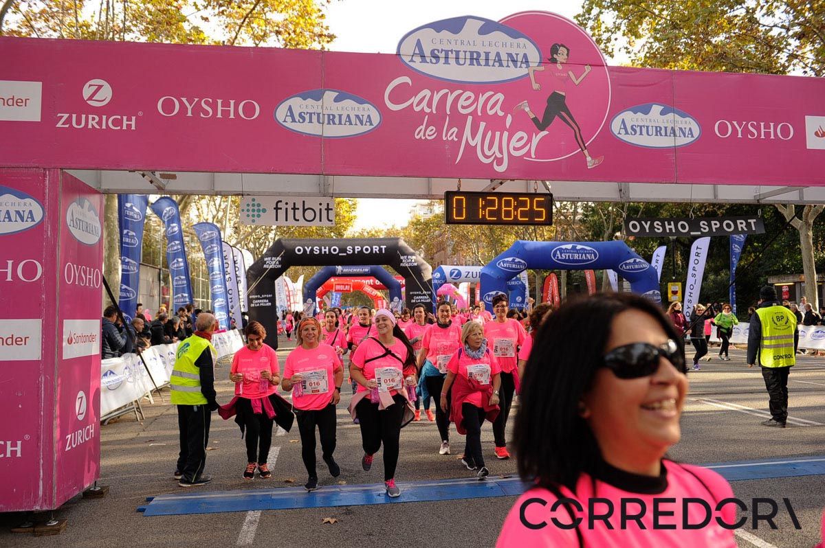 Llegada de la Carrera de la Mujer de Barcelona (ARCO IZQUIERDO 70)