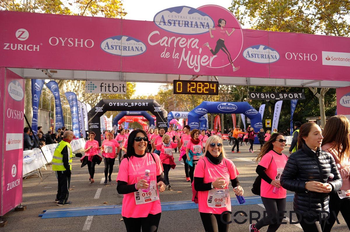 Llegada de la Carrera de la Mujer de Barcelona (ARCO IZQUIERDO 70)