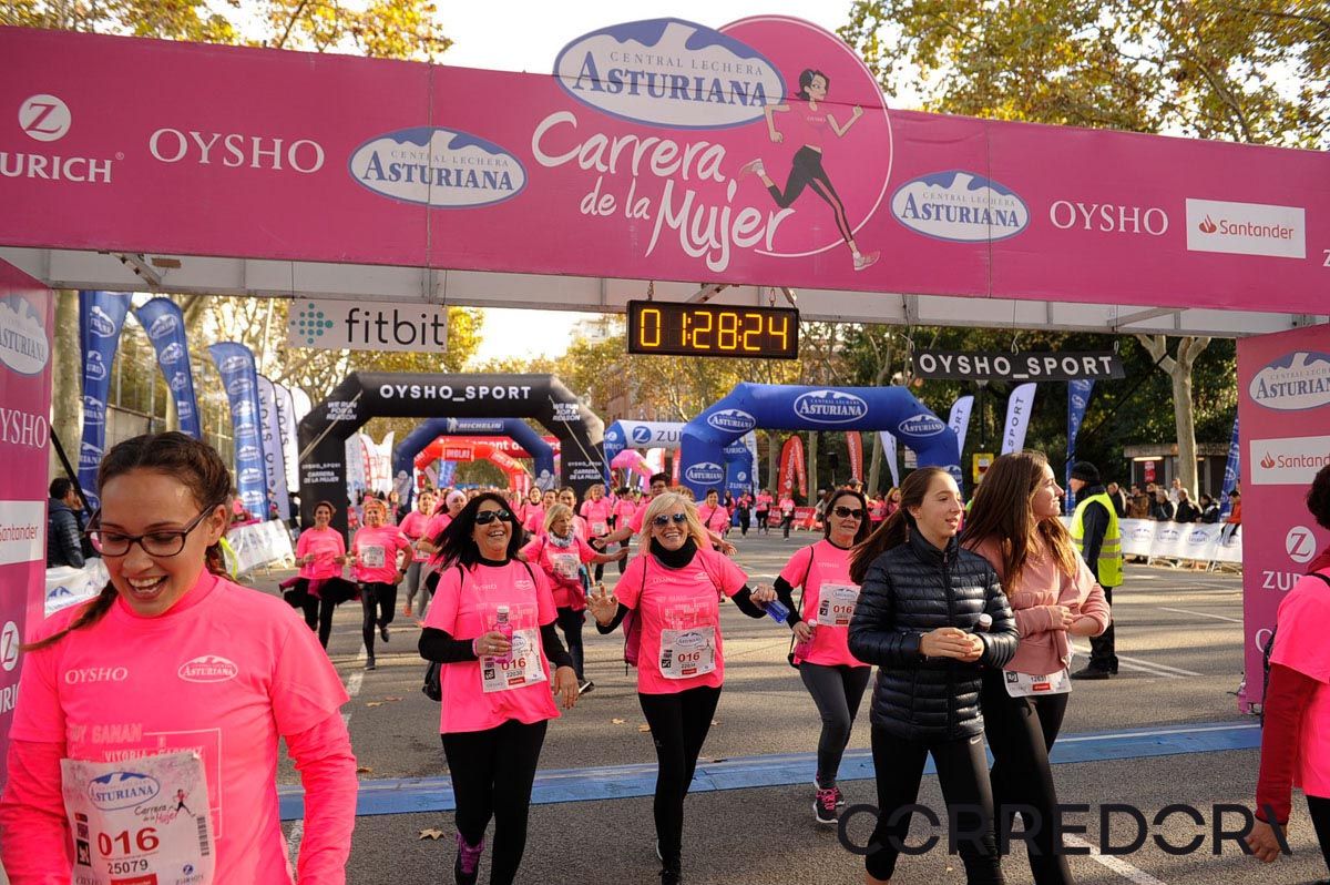 Llegada de la Carrera de la Mujer de Barcelona (ARCO IZQUIERDO 69)