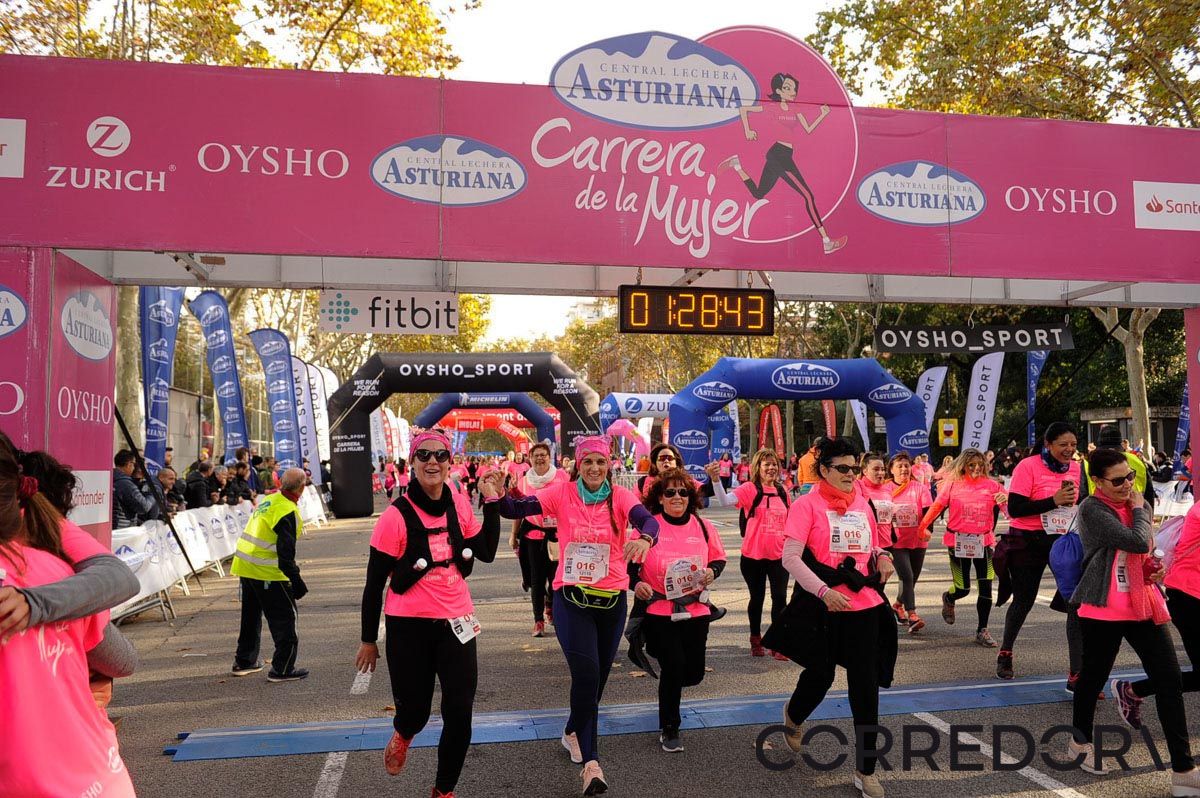 Llegada de la Carrera de la Mujer de Barcelona (ARCO IZQUIERDO 70)