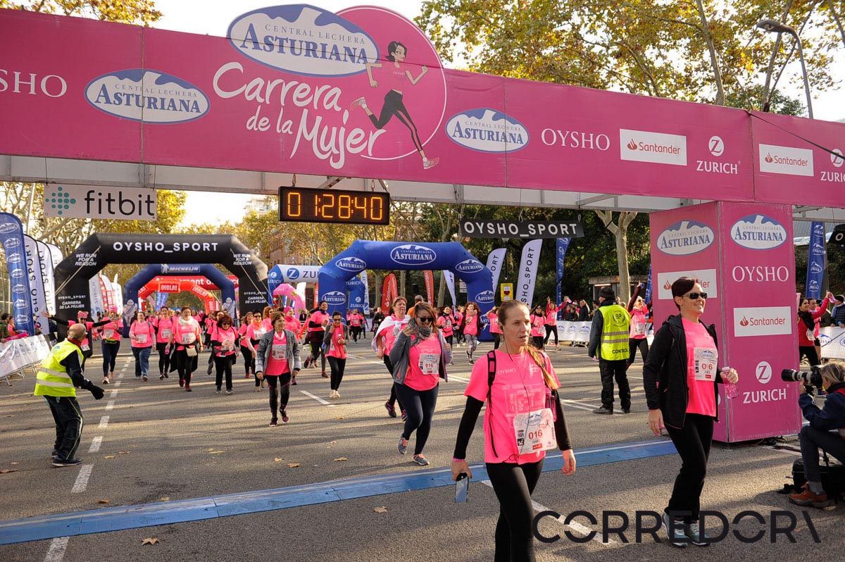 Llegada de la Carrera de la Mujer de Barcelona (ARCO IZQUIERDO 70)