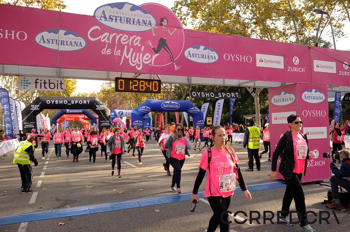 Llegada de la Carrera de la Mujer de Barcelona (ARCO IZQUIERDO 70)