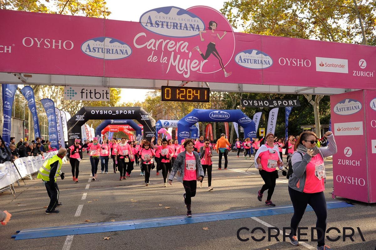 Llegada de la Carrera de la Mujer de Barcelona (ARCO IZQUIERDO 70)