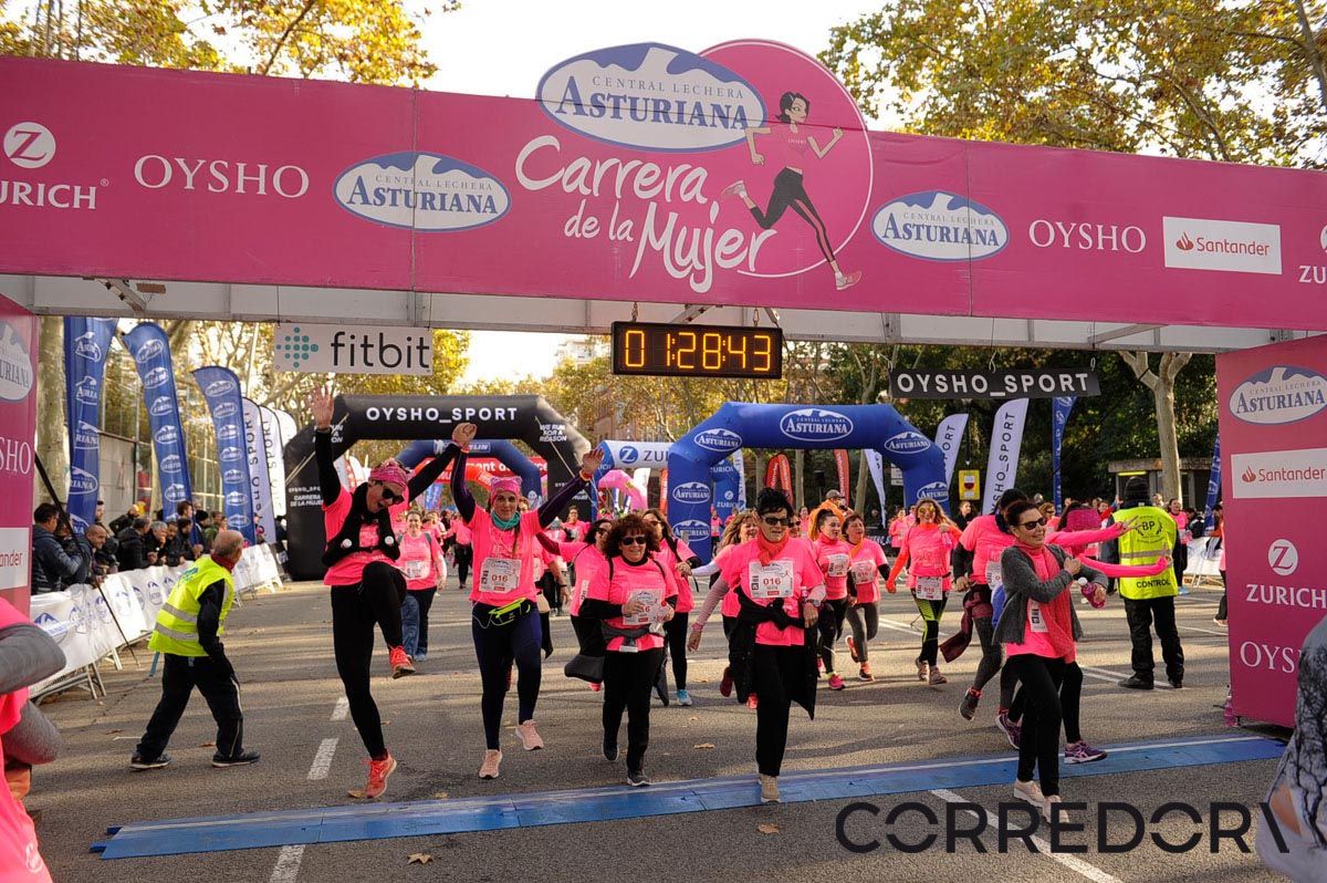 Llegada de la Carrera de la Mujer de Barcelona (ARCO IZQUIERDO 70)