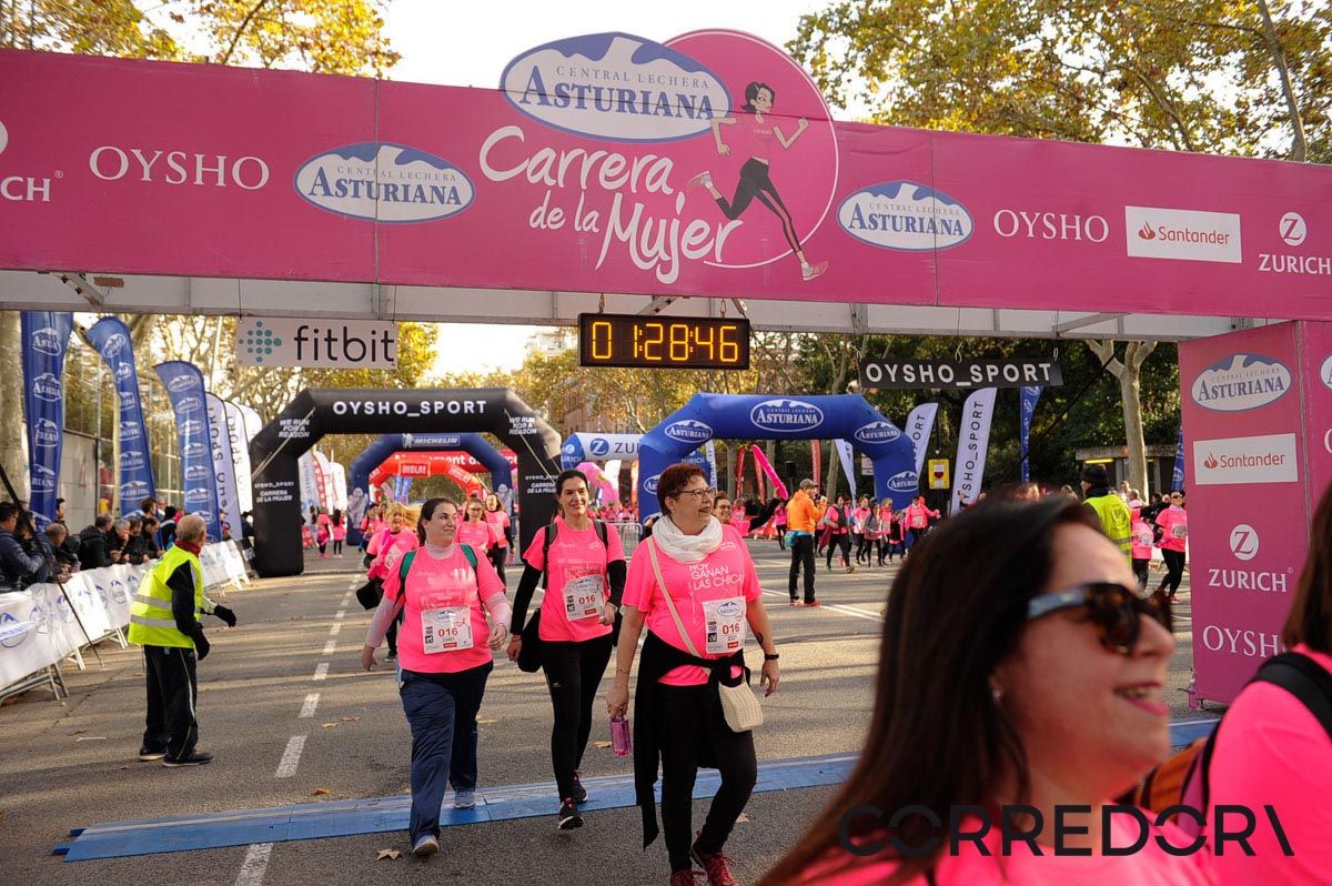 Llegada de la Carrera de la Mujer de Barcelona (ARCO IZQUIERDO 70)