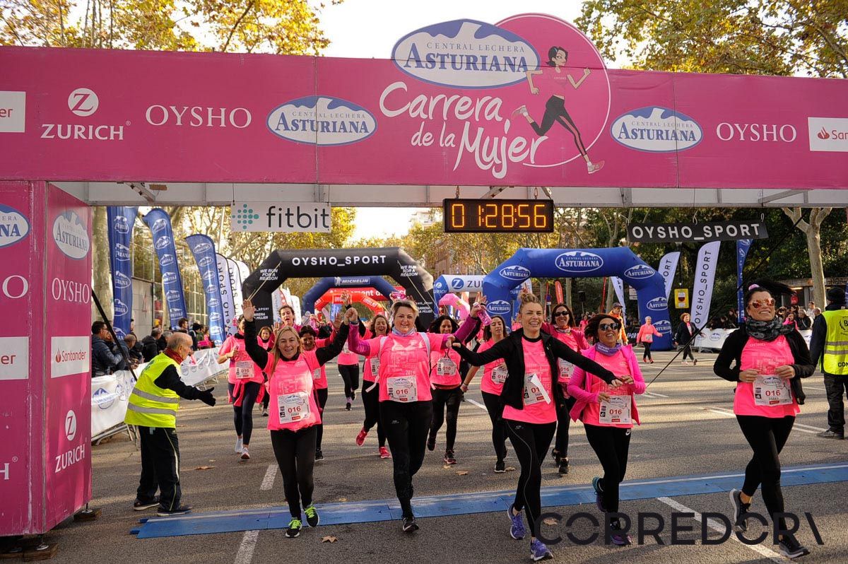 Llegada de la Carrera de la Mujer de Barcelona (ARCO IZQUIERDO 71)