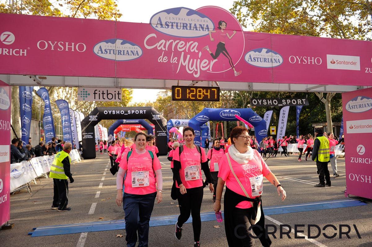 Llegada de la Carrera de la Mujer de Barcelona (ARCO IZQUIERDO 70)